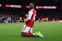 Arsenal nới rộng khoảng cách với Man City sau chiến thắng đầy căng thẳng