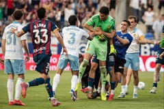 Zaragoza và Huesca lên án mạnh mẽ vụ thủ môn ẩu đả, Andrada ăn năn hối lỗi