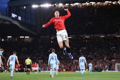 Man Utd chạm một tay vào tấm vé dự Champions League sau trận thắng Brentford