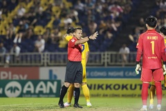 Hai trọng tài ngoại cầm còi “chung kết ngược” V.League: Nóng từ Chi Lăng đến Pleiku