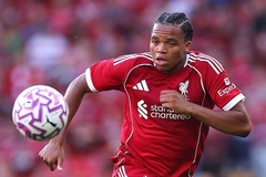 Tài năng 17 tuổi Ngumoha của Liverpool tạo dấu mốc lịch sử trước Chelsea