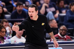 HLV Lakers phẫn nộ: "LeBron James bị trọng tài đối xử tệ nhất giải đấu"