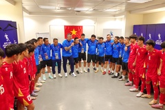 Thua đậm U17 Australia, HLV Roland nhắn nhủ U17 Việt Nam phải mạnh mẽ hơn ở World Cup