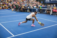 Cơn ác mộng chấn thương của dân văn phòng tập chơi Pickleball