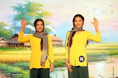 Màn trình diễn áo bà ba ấn tượng của các đội bóng tham dự cúp VTV9 Bình Điền