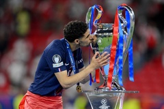 PSG vô địch Champions League 2 mùa liên tiếp với phong cách "đi bộ vòng ngoài"