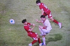 Thua U19 Indonesia vì quả phạt đền gây tranh cãi, U19 Việt Nam mất quyền tự quyết