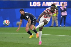 Balogun: Từ chuyến bay định mệnh đến người hùng World Cup của tuyển Mỹ