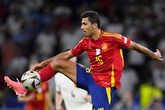 Tây Ban Nha lần đầu tiên có đội trưởng "nước ngoài" ở World Cup