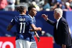 Pháp đại thắng 3-0, HLV Deschamps vẫn chưa hài lòng dù chạm cột mốc lịch sử tại World Cup