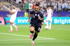 Lautaro Martinez ghi bàn đầu tiên ở World Cup từ... cú đá vào mặt Senesi
