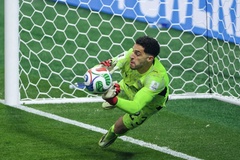Thành tích cản phá phạt đền cực đỉnh của Shobeir sau khi khuất phục Messi