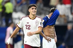 Ứng viên "Cầu thủ trẻ xuất sắc nhất World Cup 2026" Pau Cubarsi làm "tắt điện" hàng công nguyên tử của Pháp