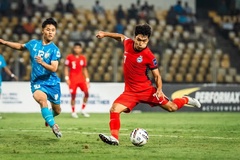 Singapore cần các tiền vệ thăng hoa để giảm bớt gánh nặng ghi bàn khi đối đầu Việt Nam
