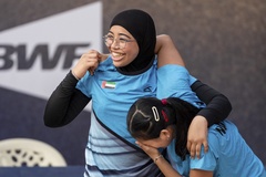 Chủ nhà UAE gây sốc khi đánh bại Trung Quốc để vô địch nội dung tiếp sức đồng đội cầu lông ngoài trời thế giới