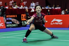 "Thần đồng cầu lông" Nhật Tomoka Miyazaki loại cựu số 1 thế giới Ratchanok Intanon ở Hong Kong Open 2024