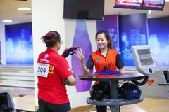 Nguyễn Thúy Uyên - cô nhân viên Sasco yêu bowling và mê steak