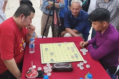 Đại sư Vương Hạo và "cú sốc" tại hội làng Việt Nam: Khi cờ tướng không biên giới bùng nổ trên truyền thông số