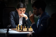 FIDE Candidates 2026: Javokhir Sindarov và màn "hủy diệt" kỷ lục, tiến sát ngôi vương cờ vua thế giới