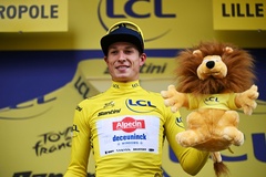 Jasper Philipsen giành chiến thắng chặng mở màn của cuộc đua xe đạp Tour de France 2025