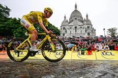 Tadej Pogacar vô địch cuộc đua xe đạp Tour de France 2025, nhưng vuột chiến thắng chặng cuối