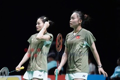 Cả hai đôi nữ cầu lông Việt Nam đều thắng, thậm chí gây sốc cho chủ nhà SEA Games 33 xếp hạng trên gần 400 bậc