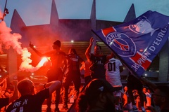 Sau đêm vô địch Champions League của PSG: Hàng trăm cổ động viên bị bắt giữ trong lễ ăn mừng đầy bạo lực tại Paris