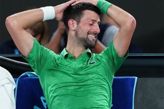 Novak Djokovic bóng gió về việc giải nghệ chỉ vài phút sau khi thua trận chung kết quần vợt Australian Open