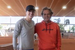 Iga Swiatek bổ nhiệm "cánh tay phải" của Rafael Nadal: Chiến lược thống trị mặt sân quần vợt đất nện