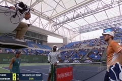 Hỗn loạn tại Shanghai Masters 2025: Đèn LED nhấp nháy khiến trận quần vợt bị gián đoạn 22 phút