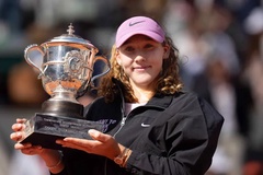Mirra Andreeva lên ngôi vô địch Roland Garros đầu tiên sau trận chung kết một chiều
