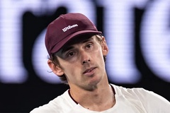 Quần vợt Barcelona Open 2026: Hamad Medjedovic tạo địa chấn trước De Minaur và nỗi lo "quá tải" của Carlos Alcaraz