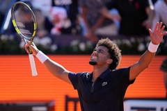 Quần vợt Barcelona Open 2026: Arthur Fils quật ngã hạt giống số 2, lộ diện "ngựa ô" 19 tuổi Rafael Jodar