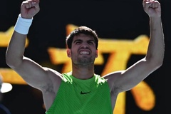 Carlos Alcaraz vào vòng 3 giải quần vợt Australian Open 2026: Khi "tài sản thương hiệu" đối mặt với rào cản chuyên môn