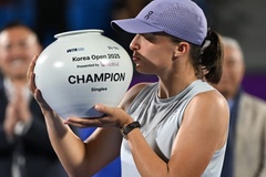 Iga Swiatek ngược dòng vô địch giải quần vợt Korea Open sau khởi đầu tưởng chừng gây thảm họa