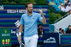Quần vợt Miami Open 2026: Medvedev ngược dòng nghẹt thở trước "hiện tượng" 19 tuổi, Ben Shelton gây thất vọng