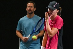 Iga Swiatek chia tay HLV quần vợt Wim Fissette sau thất bại tại Miami: Khi "cuộc chạy marathon" cần một lộ trình mới