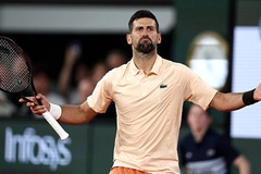 Novak Djokovic ngược dòng hạ Giovanni Mpetshi Perricard tại vòng 1 quần vợt Roland Garros