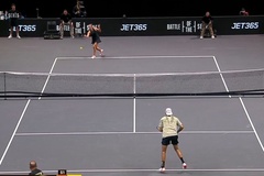 Trận đấu quần vợt biểu diễn “Cuộc chiến giữa hai giới” nhận nhiều chỉ trích khi Nick Kyrgios đánh bại Aryna Sabalenka