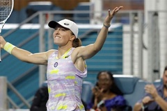 Quần vợt Rome Open 2026: Iga Swiatek thắng dễ dàng Naomi Osaka để tiến vào tứ kết
