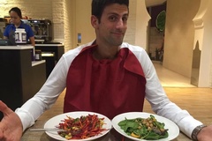 Số 1 thế giới tennis Novak Djokovic mê ngủ, thích ăn kiêng và còn gì nữa?