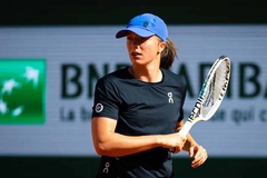 Số 1 tennis nữ thế giới Iga Swiatek bị công kích do cách đội nón
