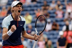 Vượt qua Daniil Medvedev sau ngày tạm dừng do mưa, Jannik Sinner lọt vào Chung kết quần vợt Rome Open 2026