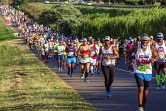 Hai VĐV qua đời tại giải chạy siêu đường trường Comrades Marathon 2022 ở Nam Phi