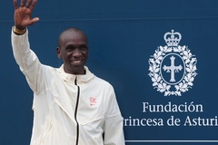 “Vua marathon” Eliud Kipchoge chính thức lên tiếng về kỷ lục thế giới của Kelvin Kiptum