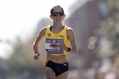Cô gái Mỹ lần đầu chạy marathon chiến thắng cuộc thi tuyển chọn dự Olympic Paris 2024