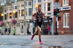 Chàng trai phá kỷ lục thế giới chạy 3 marathon trong 3 ngày