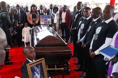 Tổng thống Kenya dự lễ tang mang nghi thức đặc biệt của kỷ lục gia marathon Kelvin Kiptum