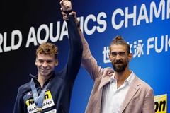Chàng trai Pháp 21 tuổi phá kỷ lục thế giới tồn tại 15 năm của huyền thoại Michael Phelps tại giải bơi thế giới 2023