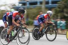 Giải đua xe đạp VTV - Cúp Tôn Hoa Sen 2020: Đội TP.HCM thắng chặng đồng đội tính giờ